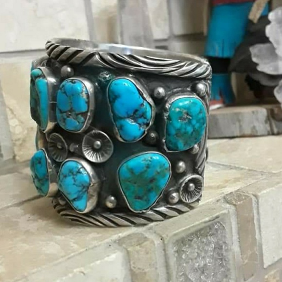 Vintage Navajo Sterling Turquoise Cuff - Picture 5 of 8